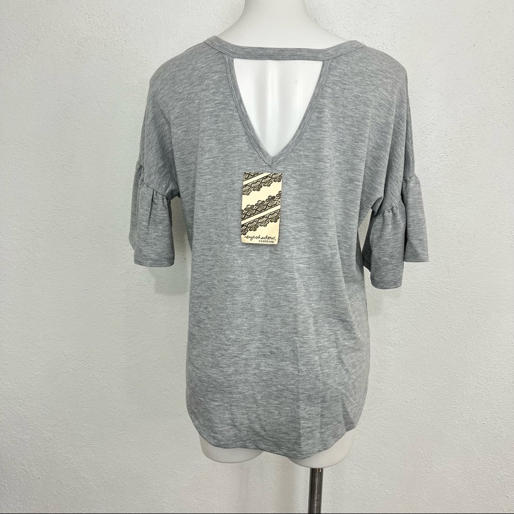 Eyeshadow Heather Grey VNeck 3/4 Bell Sleeve Size M NWT - Picture 3 of 9